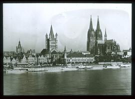Köln: Rheinufer mit Dom