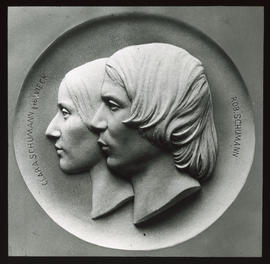 Robert und Clara Schumann 1846: Relief von Rietschel