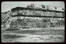 Aztekische Pyramide bei Xochicalco, Photo Allenspach