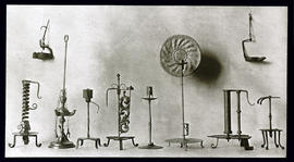 Beleuchtungsgeräte aus Schmiedeeisen u. Bronze, 17.-18. Jh., Schw. L. Mus.