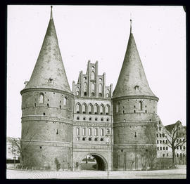 Lübeck: Holstentor, aussen