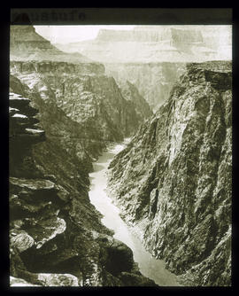 Canyon des Colorado von dem Vorsprung der Plateaustufe