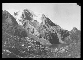 Moränen und Gletschersee an der Viuda: Peruanische Kordillere