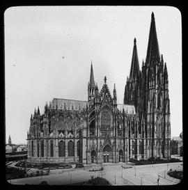 Köln: Der Dom von der Seite