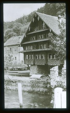 Treib: Vierwaldstättersee: Wirtshaus 17.-18. Jh., renoviert 1903