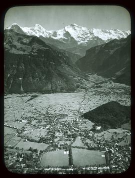 Interlaken: Eiger, Mönch und Jungfrau vom Harder gesehen