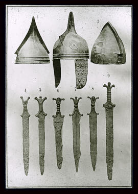 Frühgermanische Helme und Schwerter (vorrömisch)