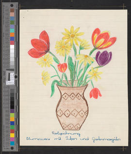 Blumenvase mit Tulpen und Gartenmargriten